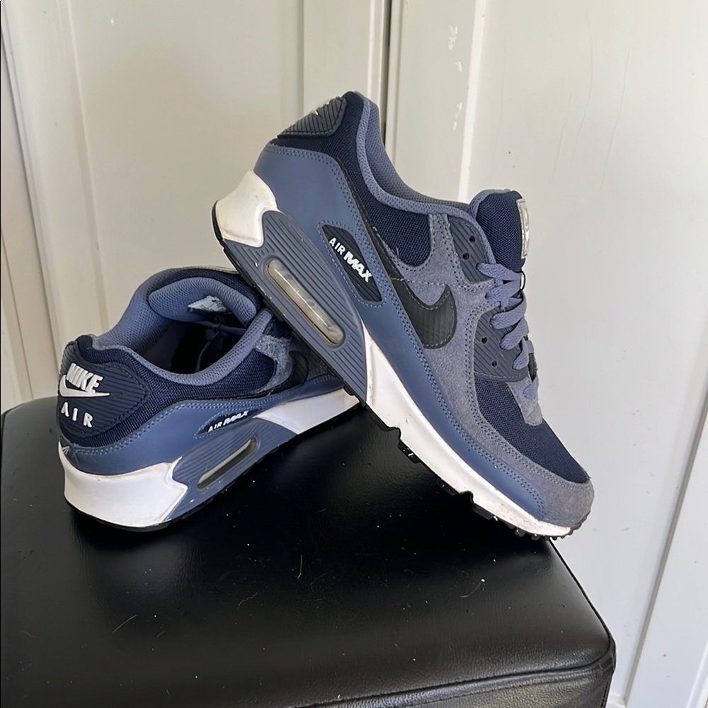 Nike Air Max Navy and Gray Sneakers perfect condition